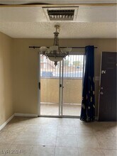 5456 Cabeza Dr-Unit -a in Las Vegas, NV - Building Photo - Building Photo