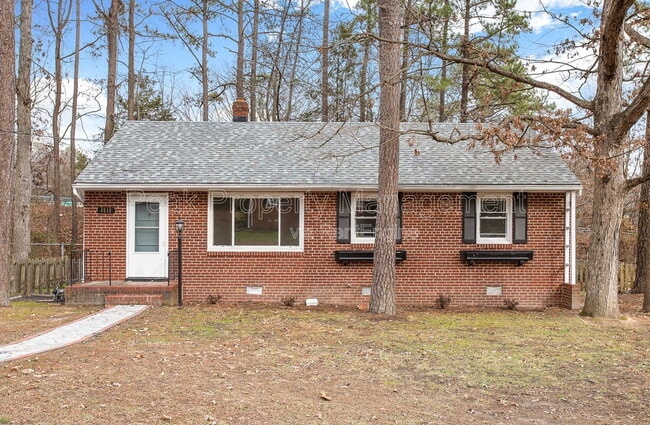 8518 Mark Lawn Dr in Richmond, VA - Building Photo - Building Photo