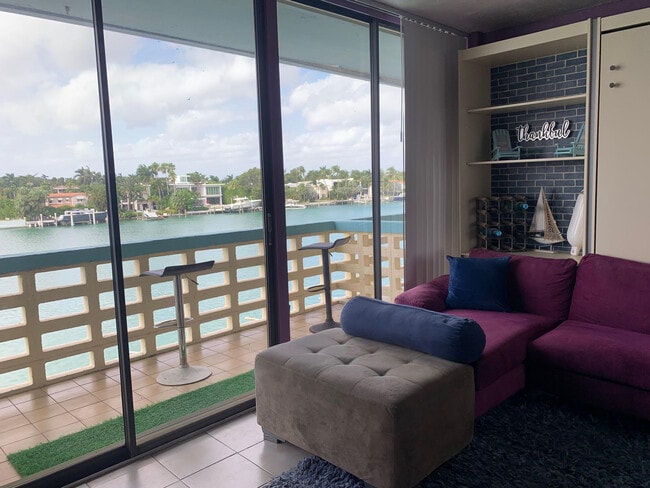 6484 Indian Creek Dr, Unit #314 in Miami Beach, FL - Building Photo - Building Photo