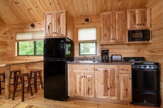 66 Peggy's Ln in Townshend, VT - Building Photo - Building Photo