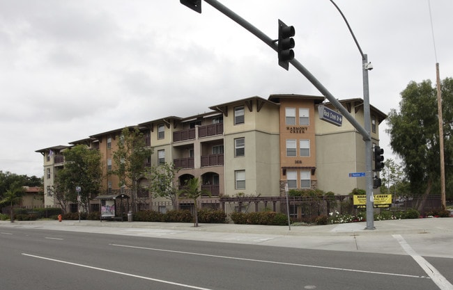 Harmony Creek in Orange, CA - Foto de edificio - Building Photo