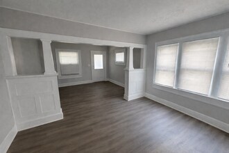 21 N Colorado Ave in Indianapolis, IN - Foto de edificio - Building Photo