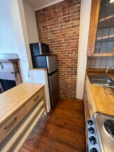 1137 Massachusetts Ave in Cambridge, MA - Building Photo - Building Photo