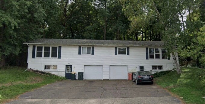 2613 Seymour Rd in Eau Claire, WI - Building Photo