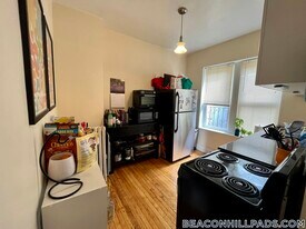 108 Myrtle St, Unit 17 in Boston, MA - Building Photo