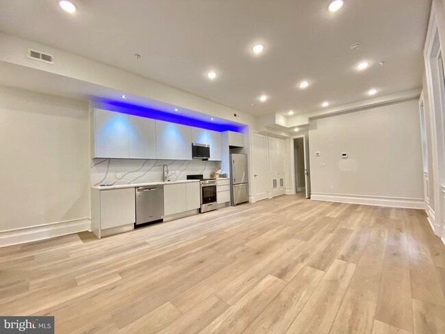 property at 1824 Chestnut St