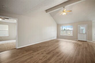 16145 Sun View Ln in Conroe, TX - Foto de edificio - Building Photo