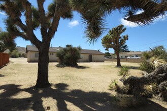 57856 Joshua Ln in Yucca Valley, CA - Building Photo - Building Photo