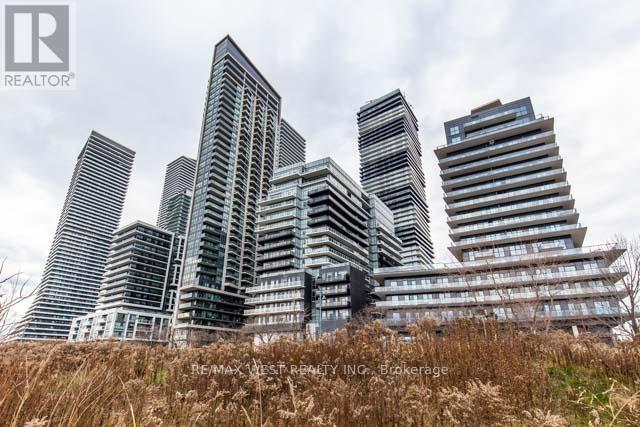 110 Marine Parade Dr in Toronto, ON - Building Photo - Building Photo