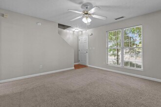 2284 Oakland Spring Dr in Snellville, GA - Building Photo - Building Photo