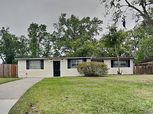 property at 6936 Clovis Rd