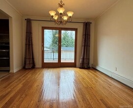 748 Leslie Ln in East Meadow, NY - Building Photo - Building Photo
