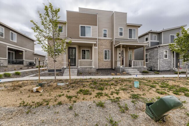 23627 E 5th Pl in Aurora, CO - Building Photo - Building Photo