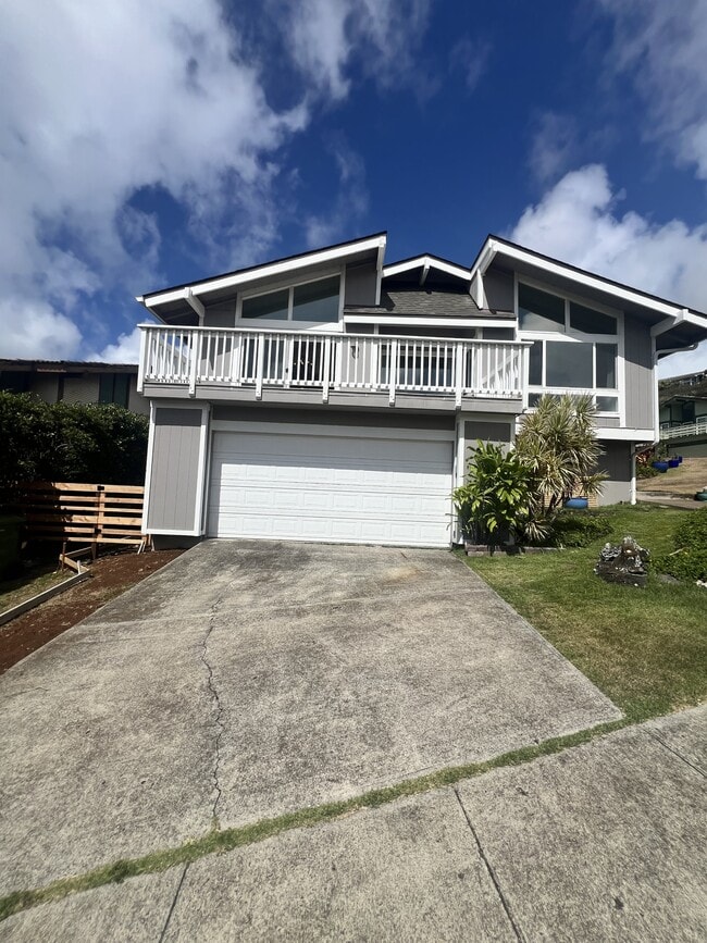 property at 956 Kaluanui Rd