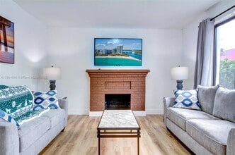 2126 NW 3rd St in Miami, FL - Building Photo - Building Photo