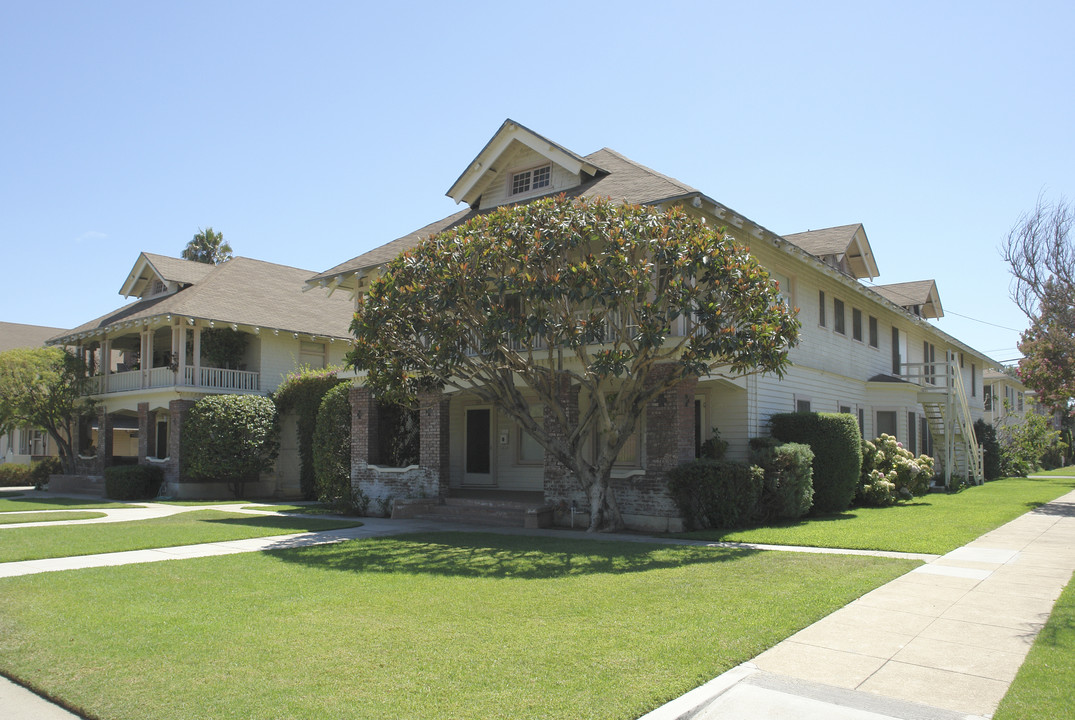 337 N Garfield Ave in Alhambra, CA - Building Photo