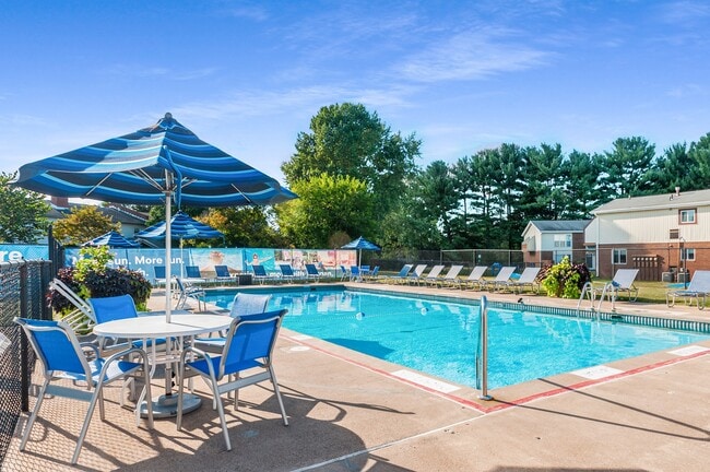 Oxford Manor Apartments and Townhomes