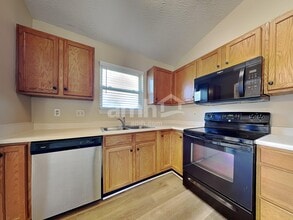2776 Shamu Dr in Hebron, KY - Building Photo - Building Photo