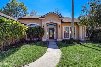 5628 Crest Creek Dr in Jacksonville, FL - Building Photo - Building Photo