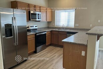 5858 E Hoover Ave in Mesa, AZ - Foto de edificio - Building Photo