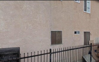 247 W 73rd St in Los Angeles, CA - Building Photo