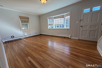 658 Winnepoge Dr in Fairfield, CT - Building Photo - Building Photo