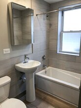 1931 W Winona St, Unit GDN in Chicago, IL - Building Photo - Building Photo