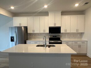 1432 Wildflower St in Newton, NC - Building Photo - Building Photo