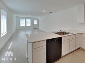 1254 Basswood Dr in Wilmer, TX - Building Photo - Building Photo