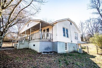 1138 Valley Dr SW in Knoxville, TN - Building Photo - Building Photo
