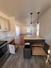 412 Adams Ave in Cuyahoga Falls, OH - Building Photo - Building Photo