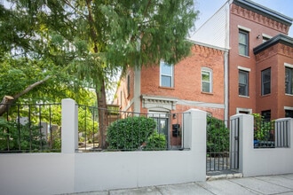 1500 10th St NW, Unit 1 in Washington, DC - Foto de edificio - Building Photo