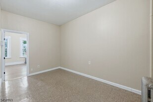 5 E Monroe St in Passaic, NJ - Building Photo