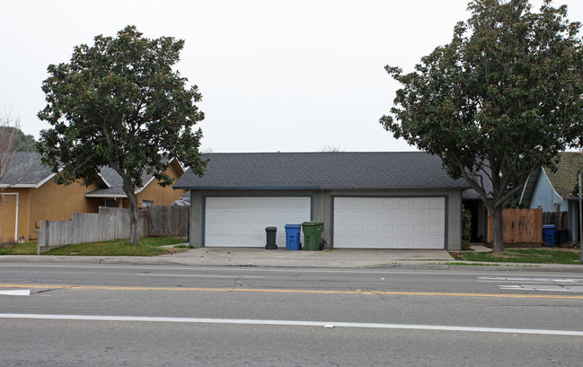 2040-2050 Fulkerth Rd in Turlock, CA - Building Photo - Building Photo