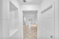 8899 NW 107th Ct in Doral, FL - Building Photo - Building Photo