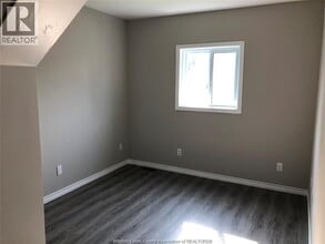 567 Hildegarde St in Windsor, ON - Building Photo - Building Photo