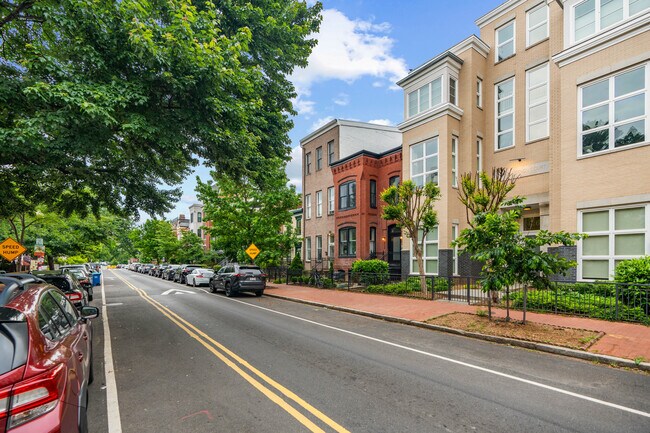 424 M St NW in Washington, DC - Foto de edificio - Building Photo