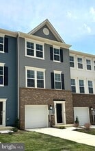 60 Telluride Wy in Charles Town, WV - Building Photo - Building Photo