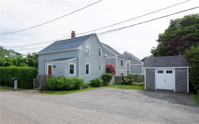 4 Draper Ave in Middletown, RI - Building Photo - Building Photo