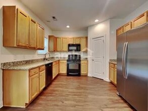 424 Sablewood Dr in Huger, SC - Building Photo - Building Photo