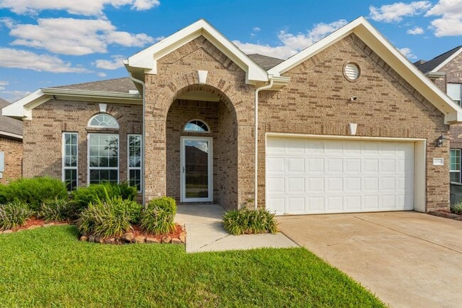 3056 Winterberry Ln in Dickinson, TX - Building Photo - Building Photo