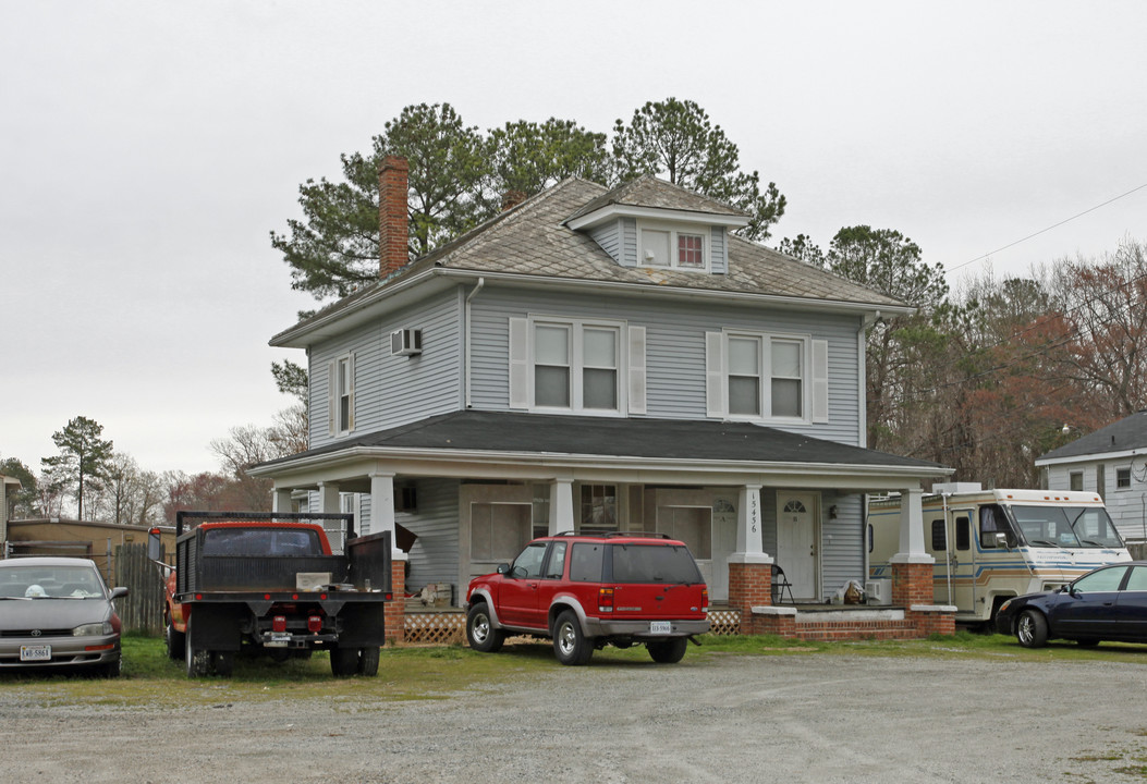 Fred's Apartments in Newport News, VA - Building Photo