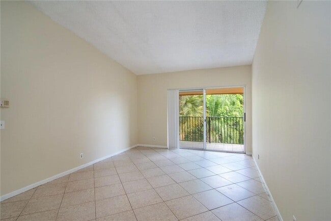 10701 Cleary Blvd, Unit 306 in Plantation, FL - Building Photo - Building Photo