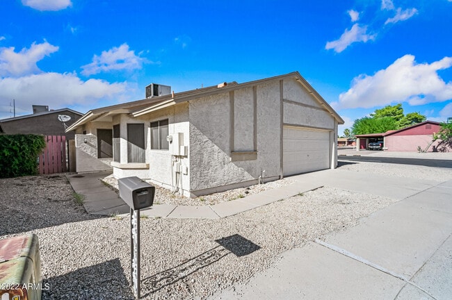 property at 2602 W Winchcomb Dr