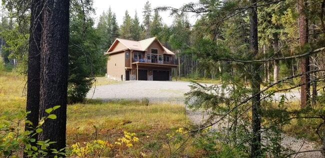 675 Belton Stage in West Glacier, MT - Building Photo - Building Photo