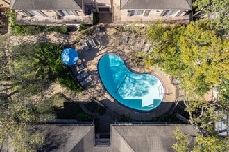 Creole on Yorktown in Houston, TX - Building Photo - Building Photo