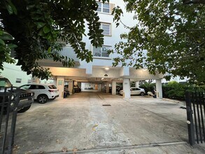 1200 14th St, Unit 5b in Miami Beach, FL - Building Photo - Building Photo