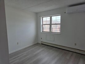 832 Bryant Ave in Bronx, NY - Building Photo