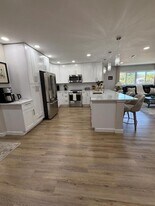 5247 Carmilfra Dr in Sarasota, FL - Building Photo