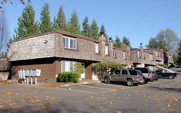 Nordic Pines Apartments in Lynnwood, WA - Building Photo - Building Photo